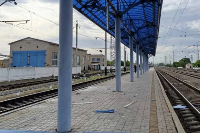 Ночью Россия атаковала железную дорогу в трех областях (фото)