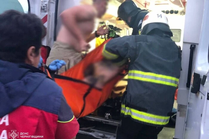 Two teenagers electrocuted on the roof of a freight car in Chernihiv region