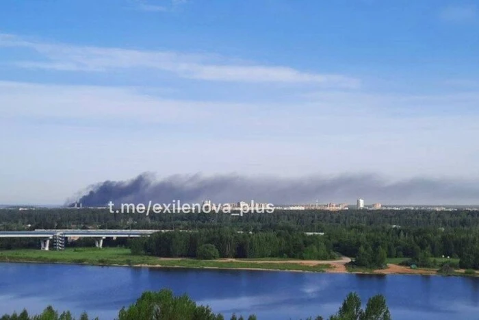 Дроны атаковали важный для оккупантов завод в Дубне (видео)
