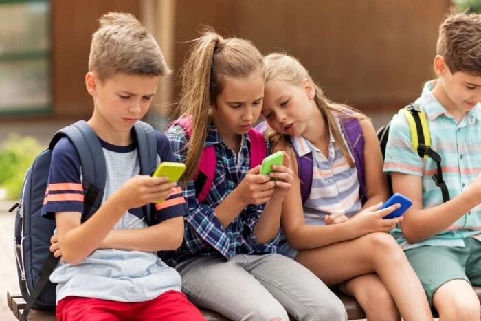 A new study shows how social media destroys the mental health of teenagers