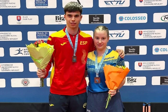 Matjulina gewann zwei Medaillen bei der Europameisterschaft im Tischtennis für Jugendliche
