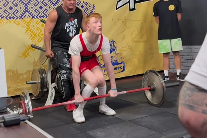 Ukrainischer Sportler mit Zerebralparese hebt 100 Kilogramm (Video)