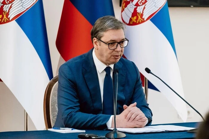 Soll ich nicht zu Putin fahren? Vucic wurde nach einer plötzlichen Rückkehr aus den USA ins Krankenhaus eingeliefert