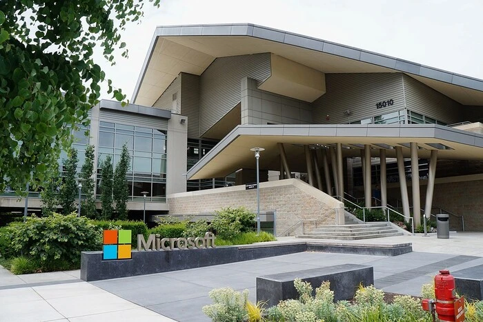 Microsoft zwalnia około sześciu tysięcy pracowników