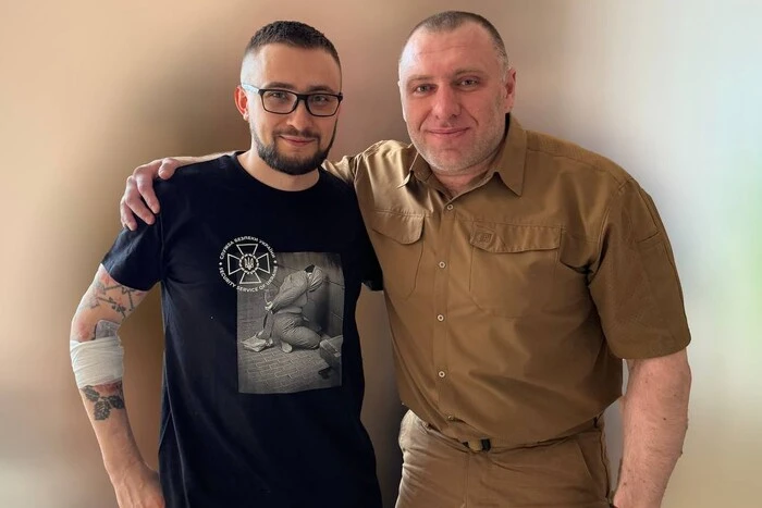 Стерненко в футболке с главой СБУ