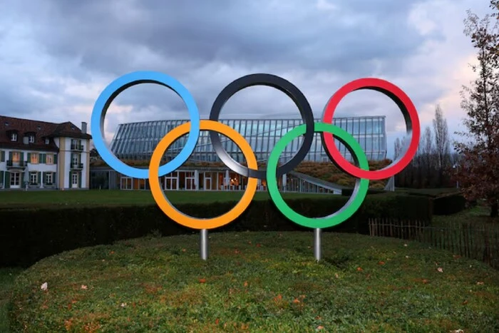 IOC hat Sportverbände aufgefordert, Russen in neutralem Status an Wettkämpfen teilnehmen zu lassen