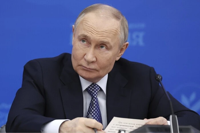 Putin jest przekonany, że może całkowicie opanować cztery regiony Ukrainy - Bloomberg